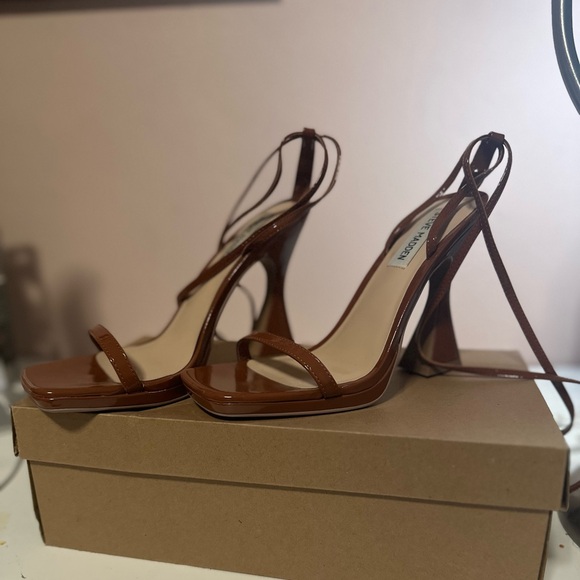 Brown and tan heels #heels Steve Madden heels size 8 - Picture 4 of 4